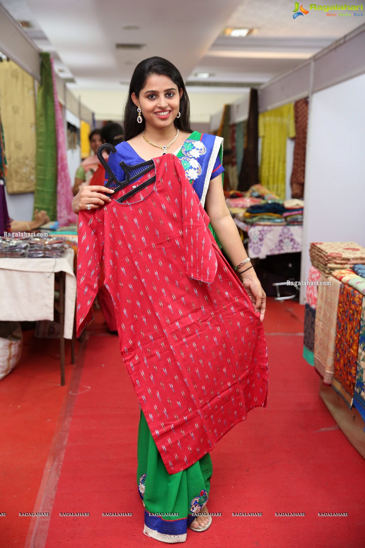 Indian Silk Expo Launch by Alka Rathore at TTD Kalyana Mandapam