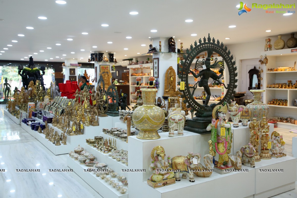 Lepakshi Handicrafts Emporium Begins at Nandagirihills, Hyderabad