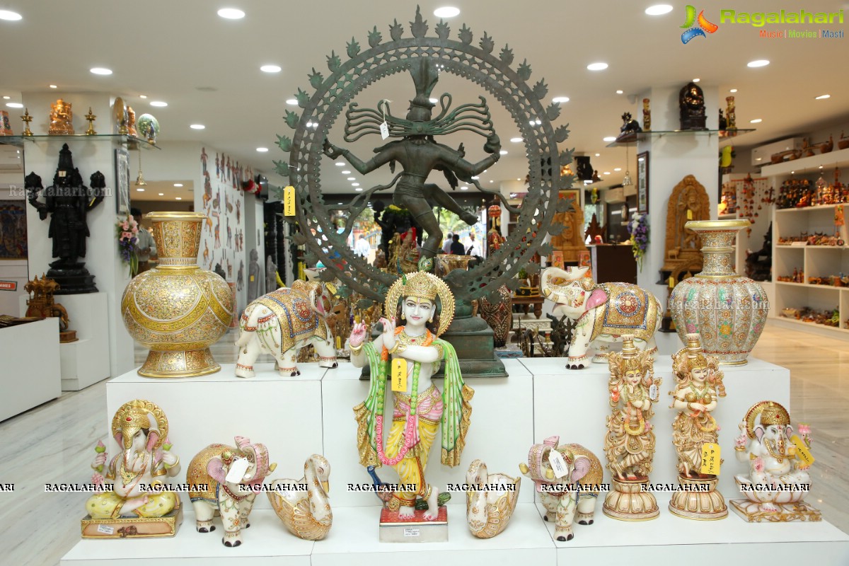 Lepakshi Handicrafts Emporium Begins at Nandagirihills, Hyderabad