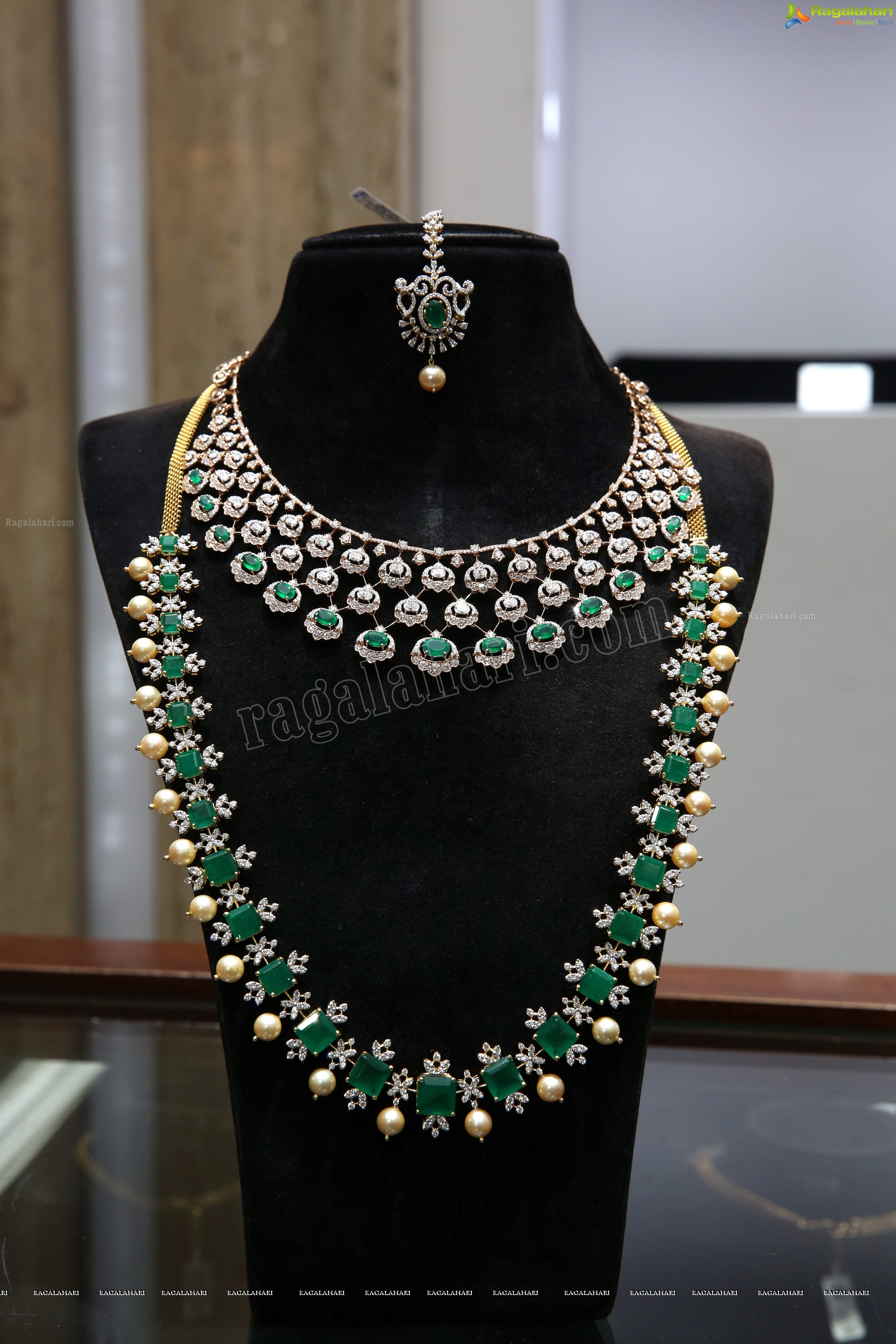 Malbar Gold & Diamonds ‘Mine’ Diamond Jewellery Showcase at Mehdipatnam Store