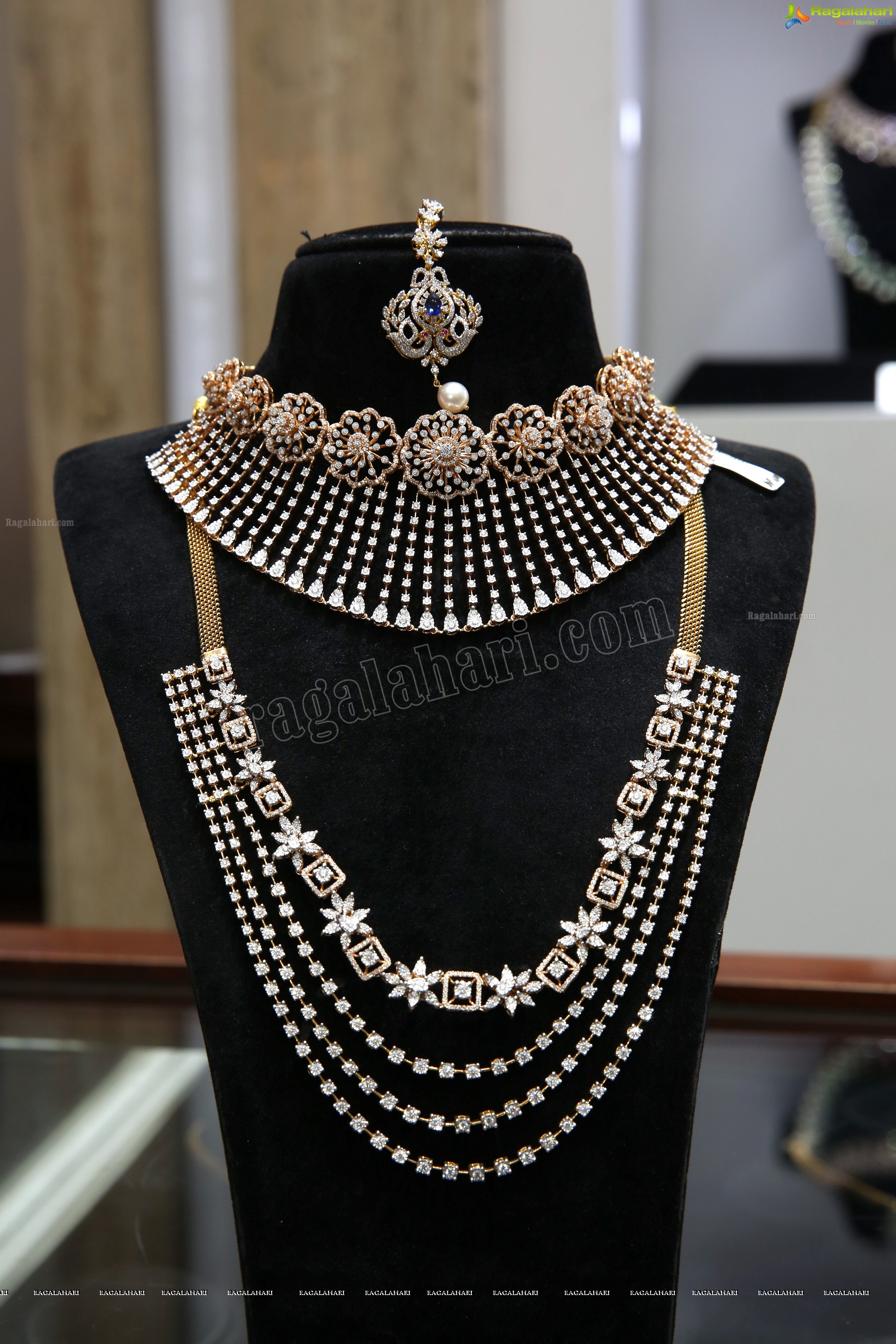 Malbar Gold & Diamonds ‘Mine’ Diamond Jewellery Showcase at Mehdipatnam Store