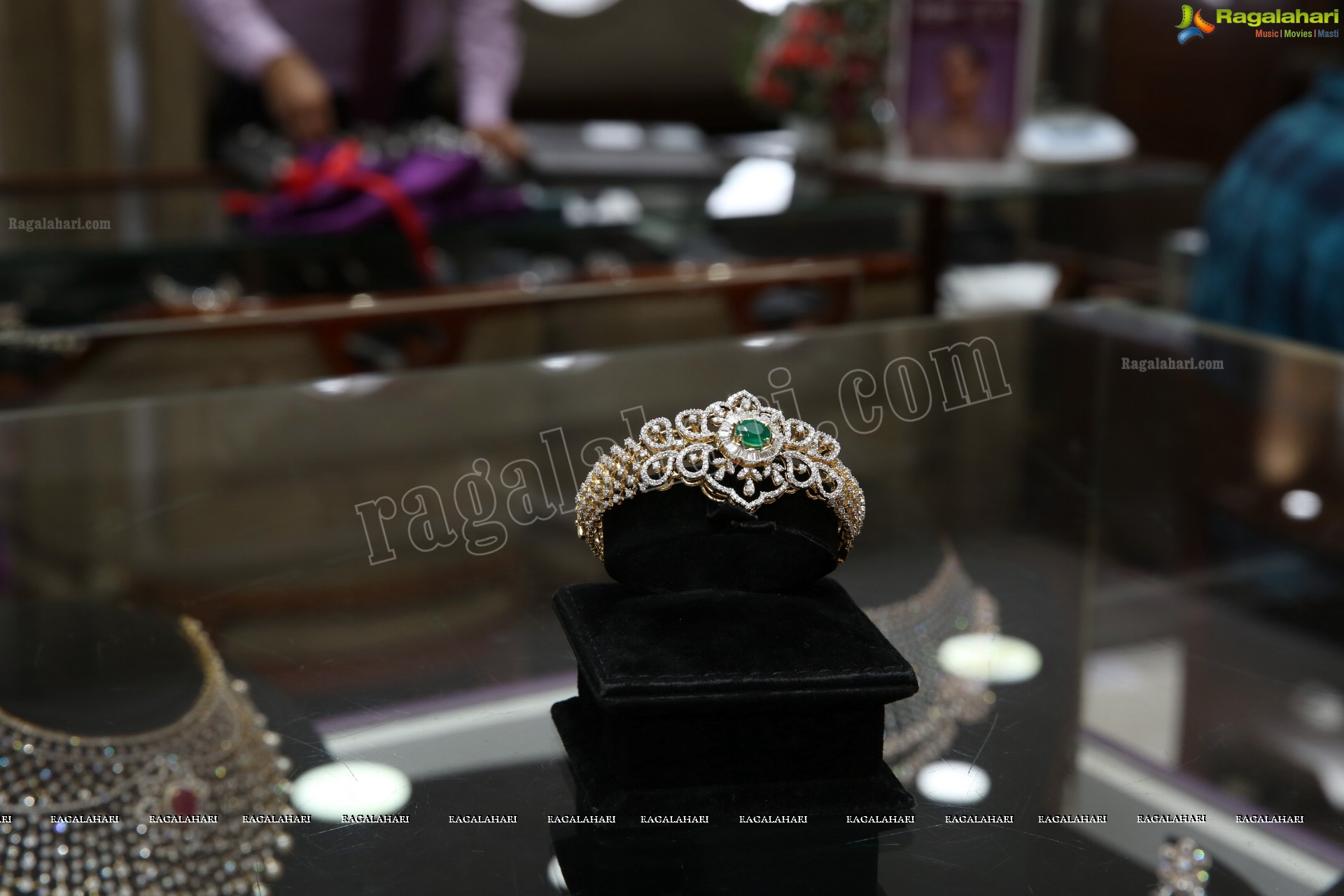 Malbar Gold & Diamonds ‘Mine’ Diamond Jewellery Showcase at Mehdipatnam Store