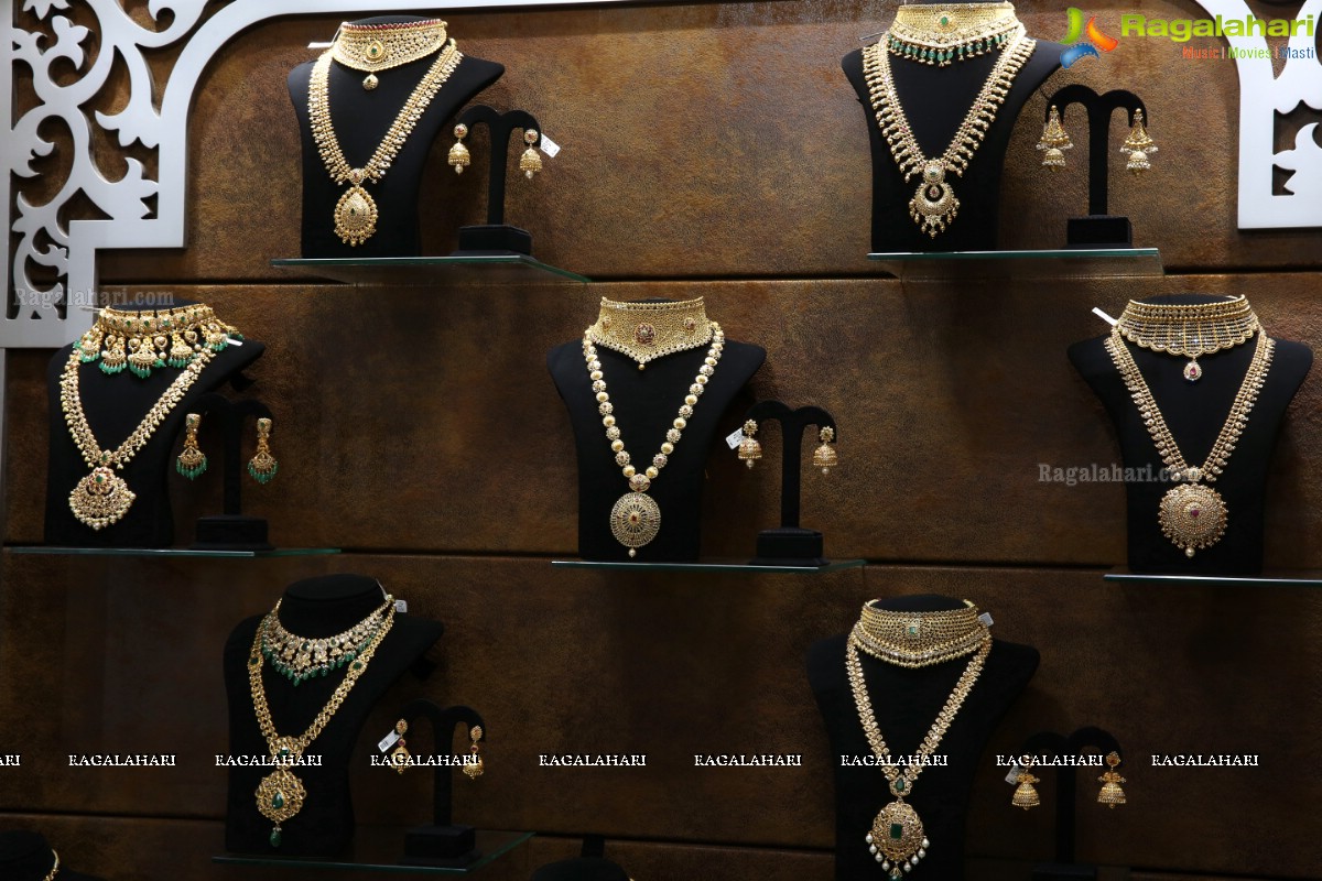 Malabar Gold & Diamonds ‘Mine’ Diamond Jewellery Show at Mehdipatnam Store