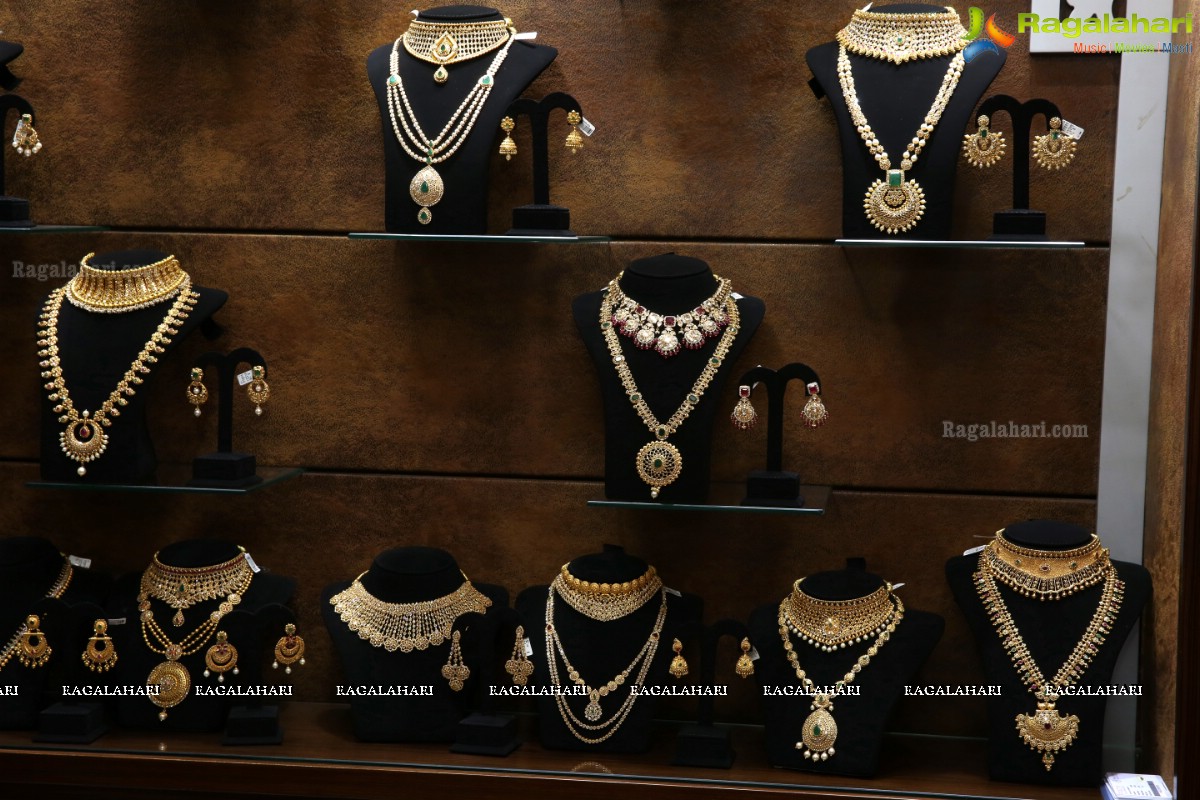 Malabar Gold & Diamonds ‘Mine’ Diamond Jewellery Show at Mehdipatnam Store