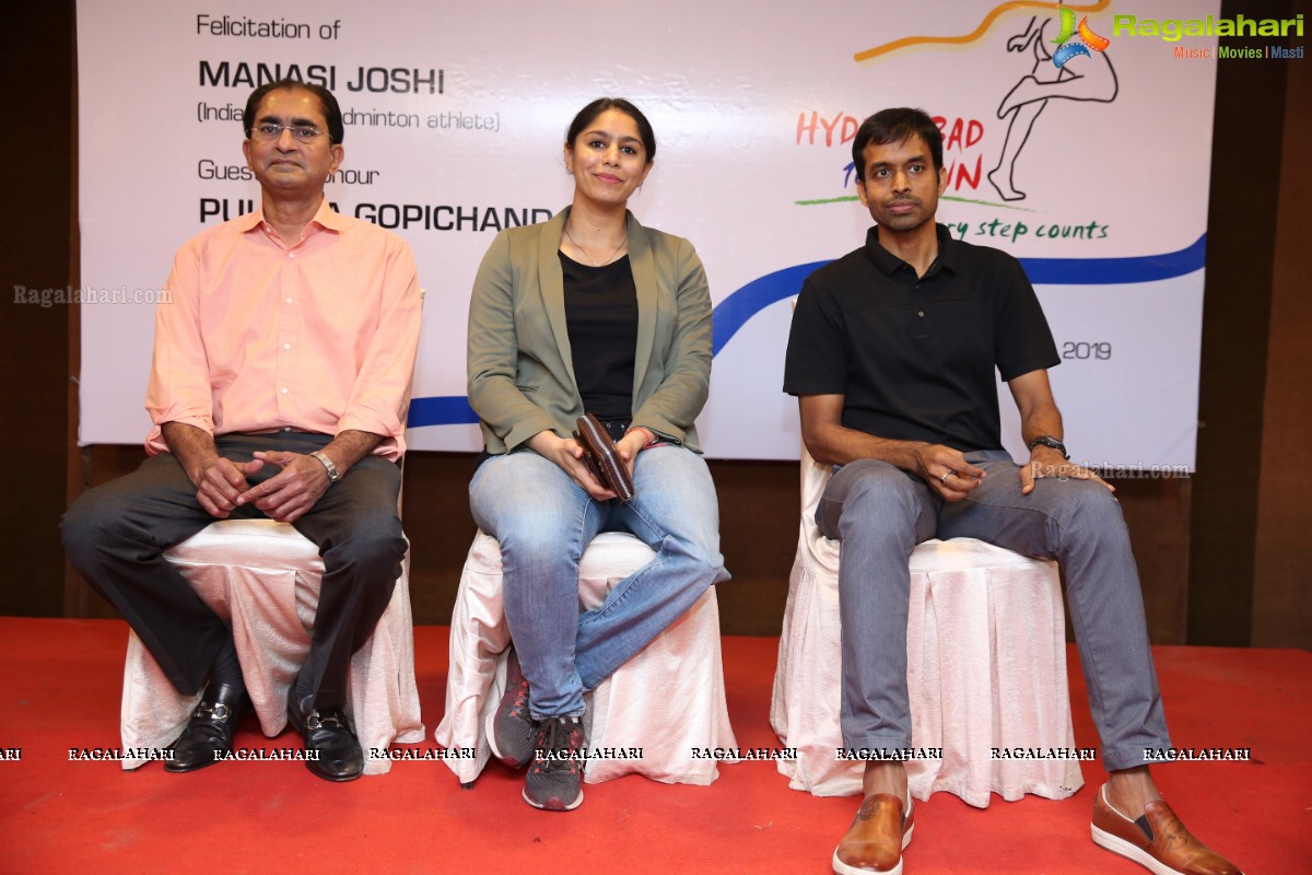 The Hyderabad 10K Run Foundation Felicitates Para-Badminton World champion Manasi Joshi