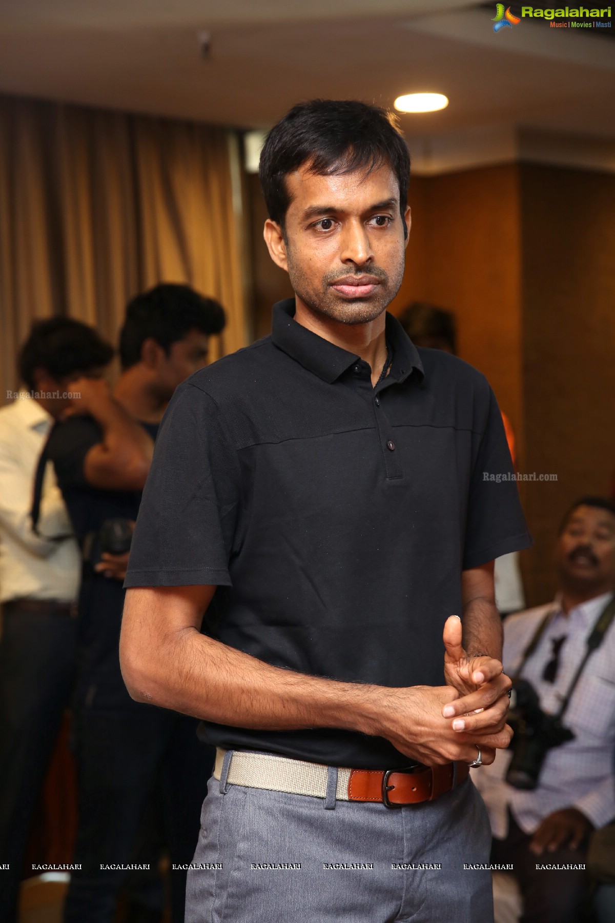 The Hyderabad 10K Run Foundation Felicitates Para-Badminton World champion Manasi Joshi