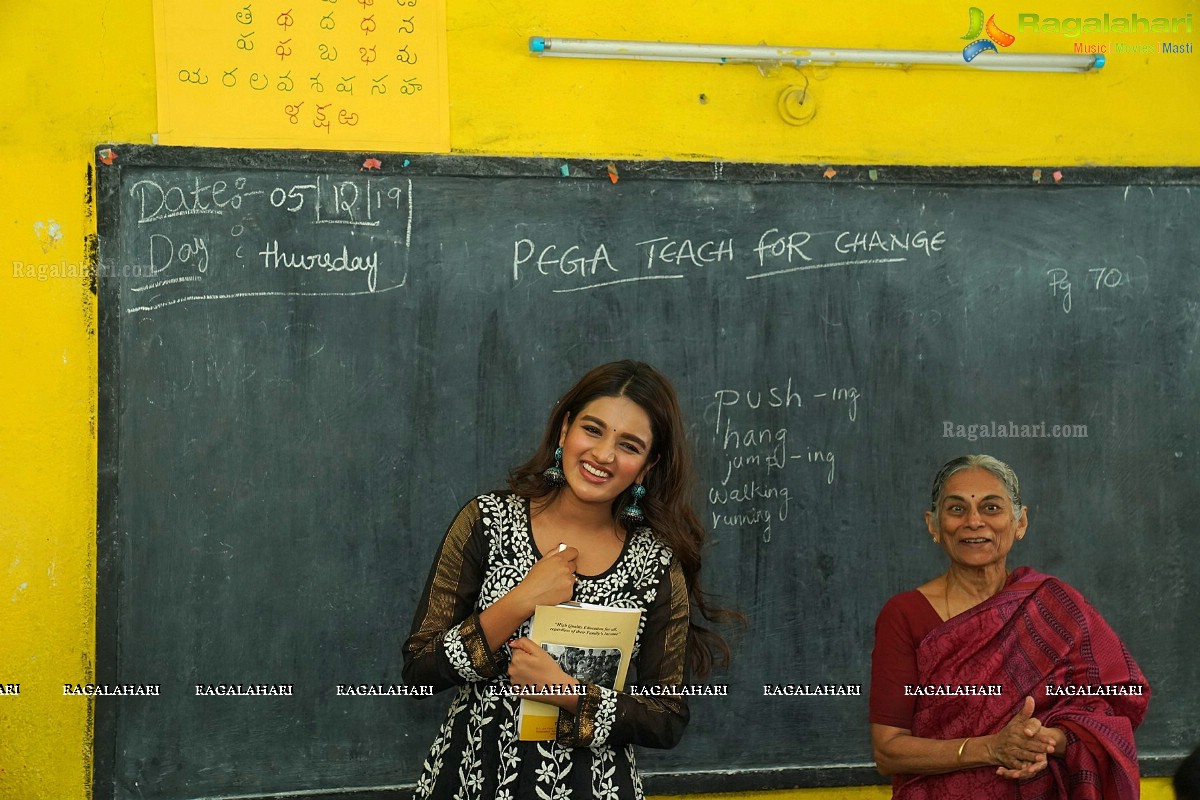 Nidhhi Agerwal Teaches English To Pega Teach For Change - Supported Kids