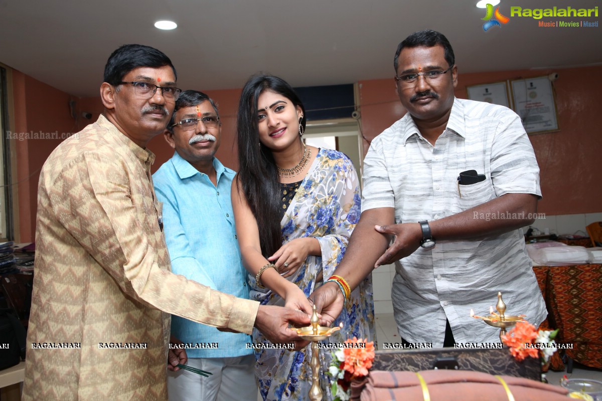 Pochampally Ikat Art Mela 2019 Inaugurated by Diya Chaya at Kalinga Bhavan