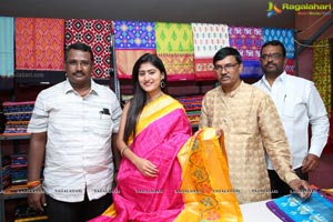 Pochampally Ikat Art Mela 2019 Begins at Kalinga Bhavan