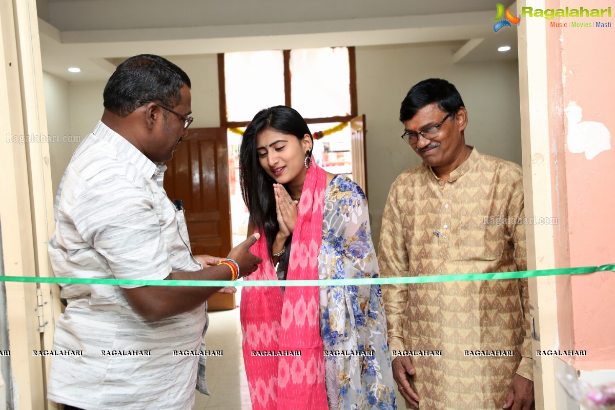 Pochampally Ikat Art Mela 2019 Inaugurated by Diya Chaya at Kalinga Bhavan