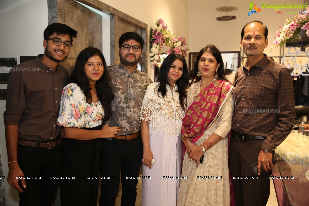 Pinkey Agarwal 's Purple Feathers Designer Store Launch