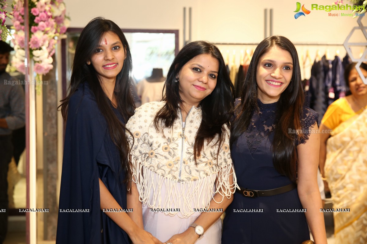 Pinkey Agarwal 's Purple Feathers Designer Store Launch