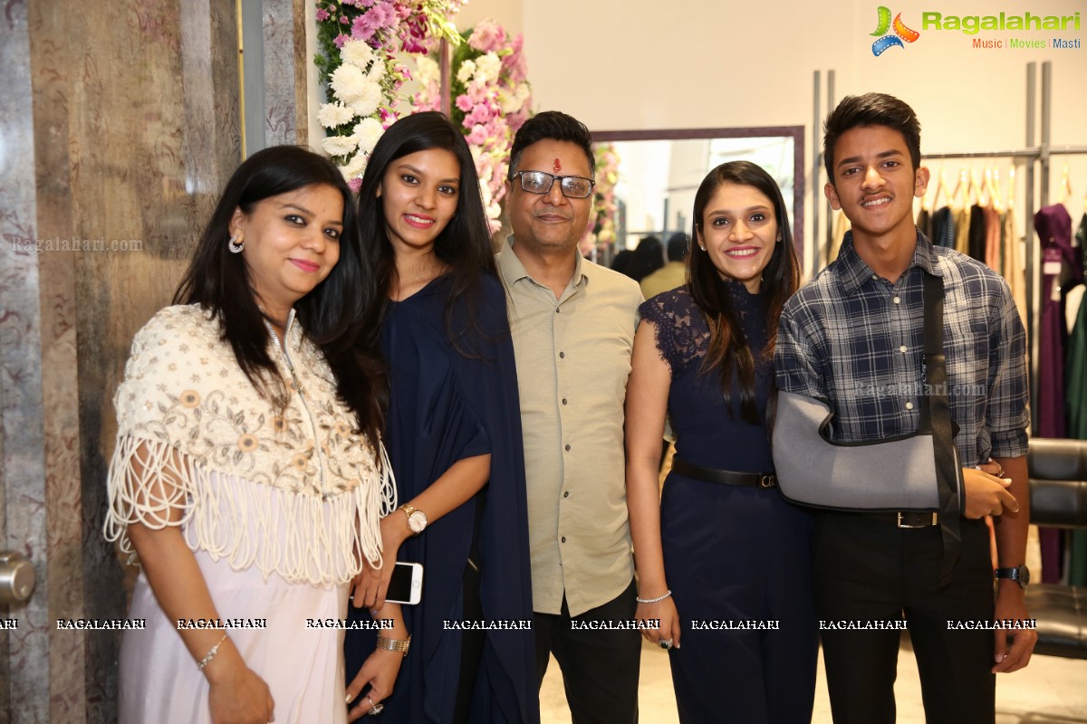 Pinkey Agarwal 's Purple Feathers Designer Store Launch