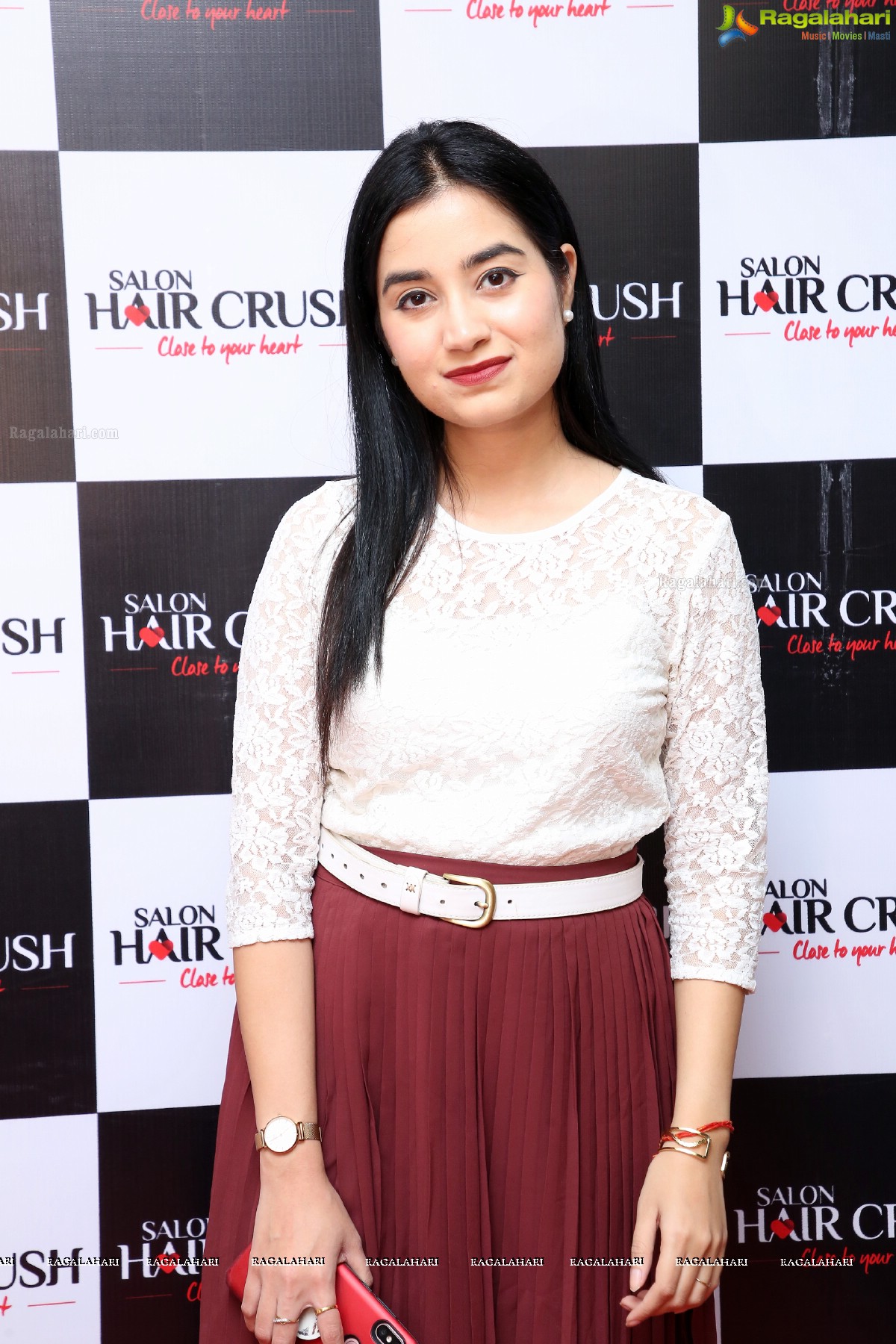 Salon Hair Crush Launch at Manikonda, Bigg Boss 3 Stars Graced The Event