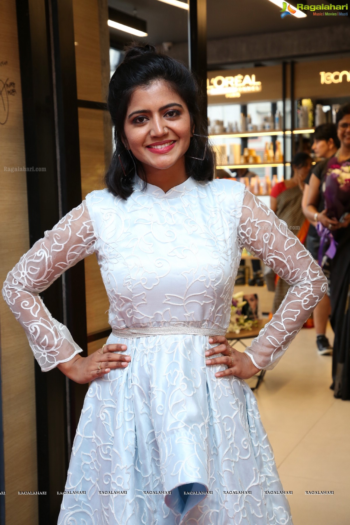 Salon Hair Crush Launch at Manikonda, Bigg Boss 3 Stars Graced The Event