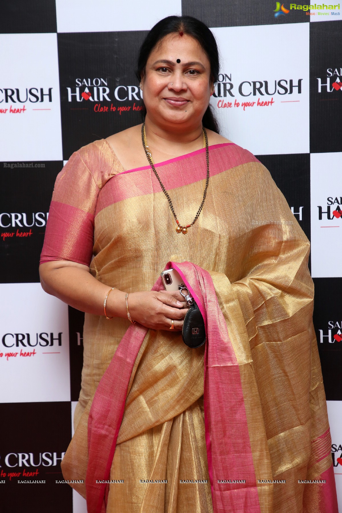 Salon Hair Crush Launch at Manikonda, Bigg Boss 3 Stars Graced The Event