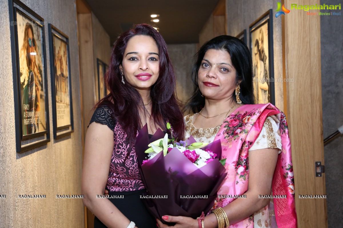 Salon Hair Crush Launch at Manikonda, Bigg Boss 3 Stars Graced The Event