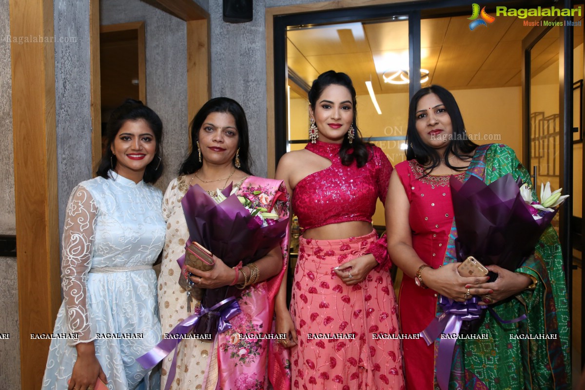 Salon Hair Crush Launch at Manikonda, Bigg Boss 3 Stars Graced The Event