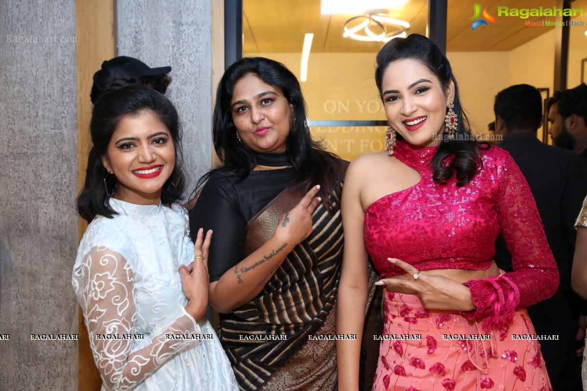 Salon Hair Crush Launch at Manikonda, Bigg Boss 3 Stars Graced The Event