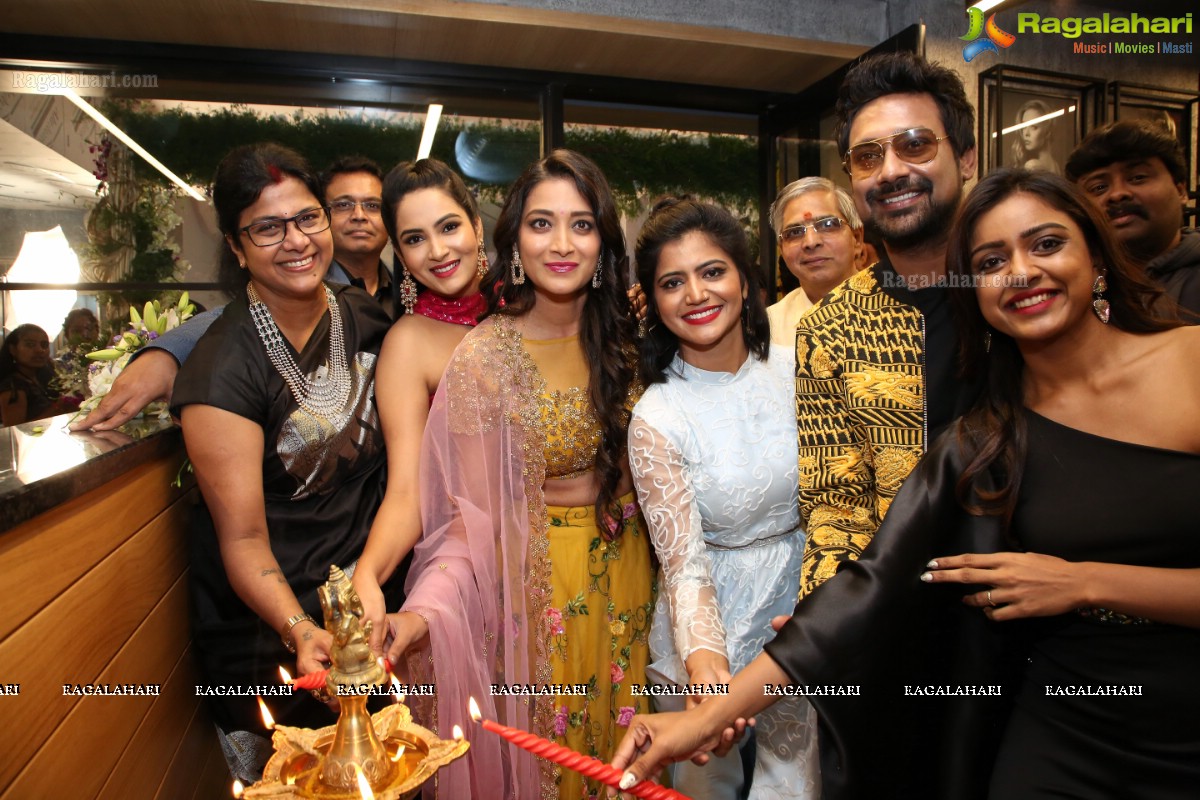 Salon Hair Crush Launch at Manikonda, Bigg Boss 3 Stars Graced The Event