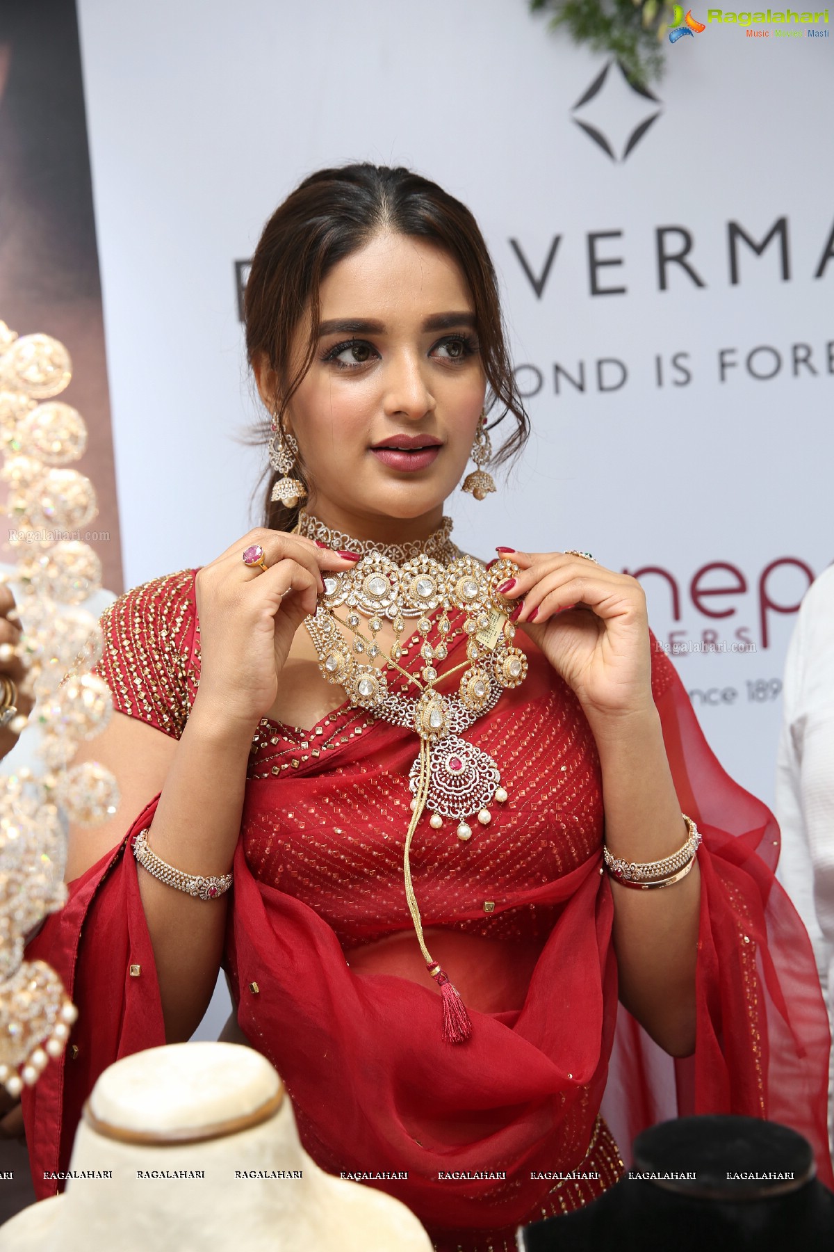 Sri Krishna Silks Exclusive Weaves Launch at Banjara Hills by Nidhhi Agerwal