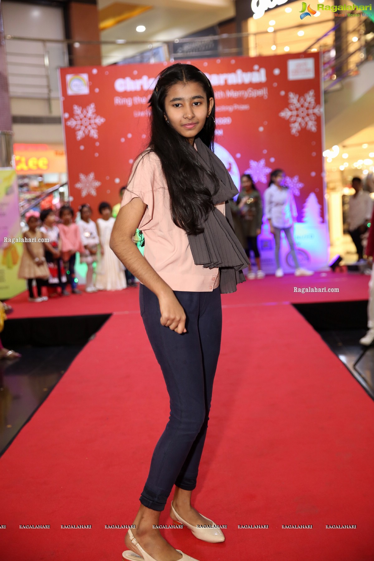 Hyderabad Bloggers.Com Fashion Show at City Center Mall