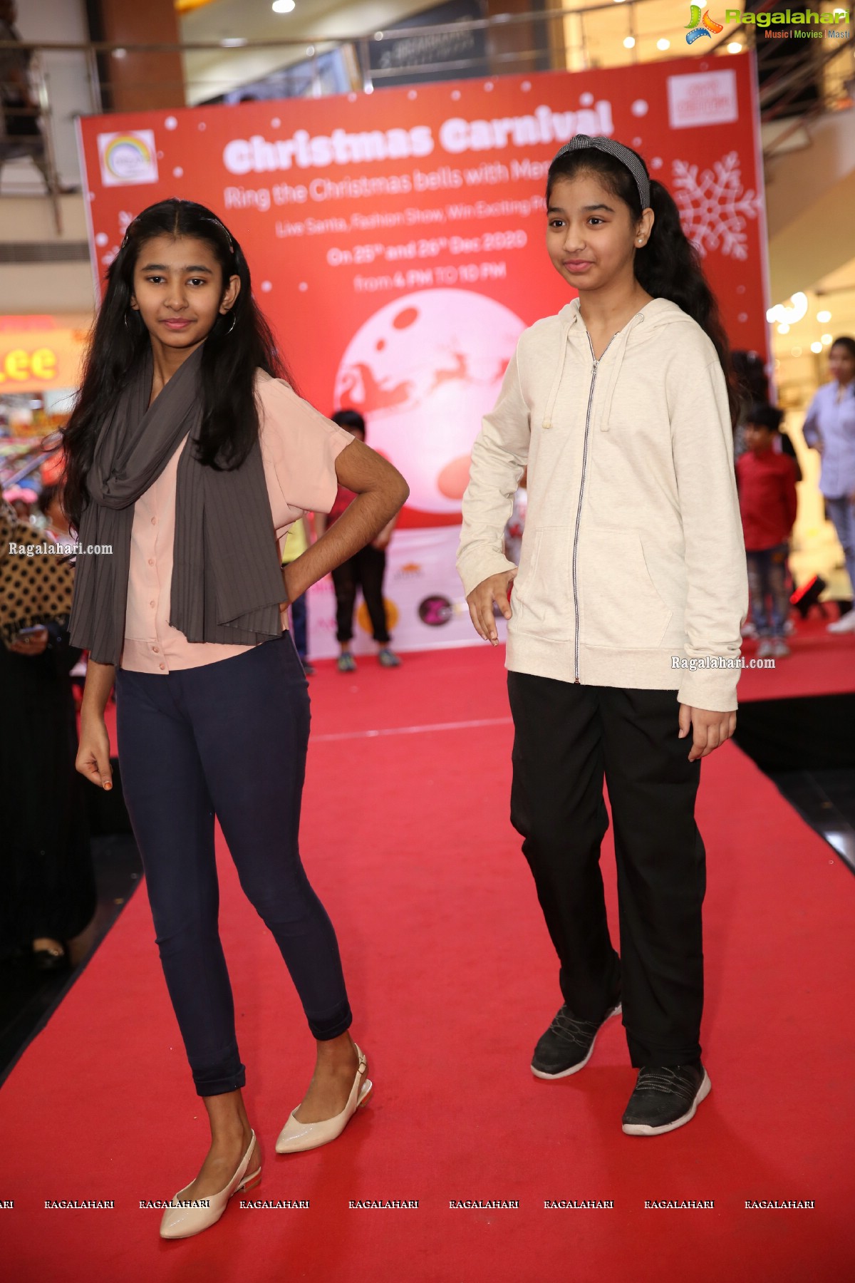 Hyderabad Bloggers.Com Fashion Show at City Center Mall