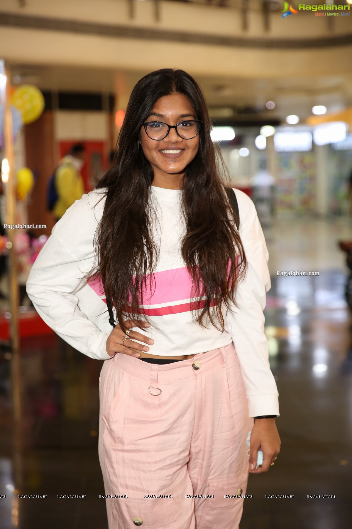 Hyderabad Bloggers.Com Fashion Show at City Center Mall