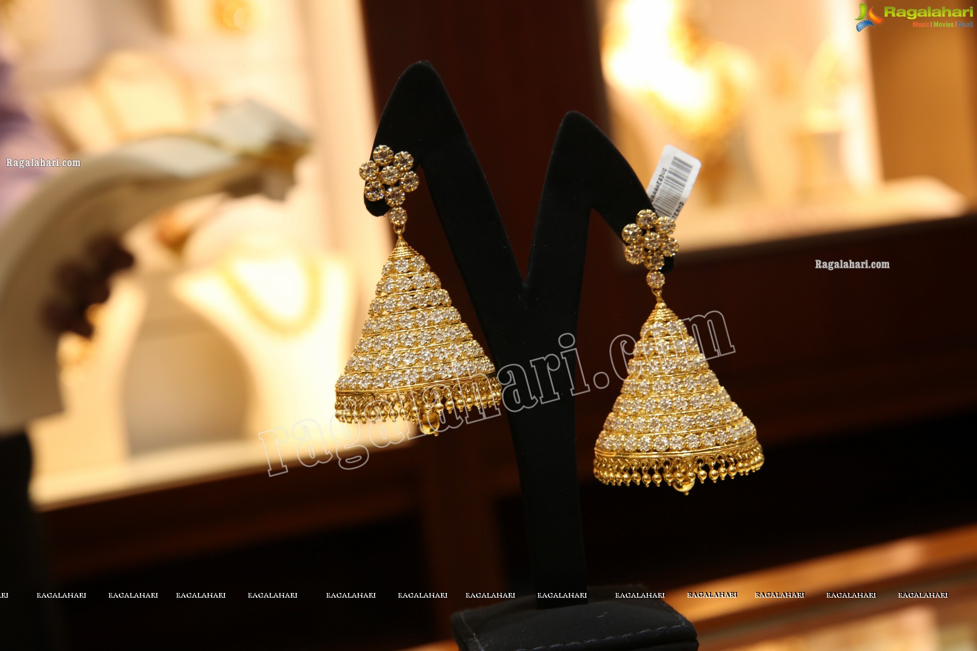 Malabar Gold & Diamonds Artistry Jewellery Showcase at Somajiguda Showroom