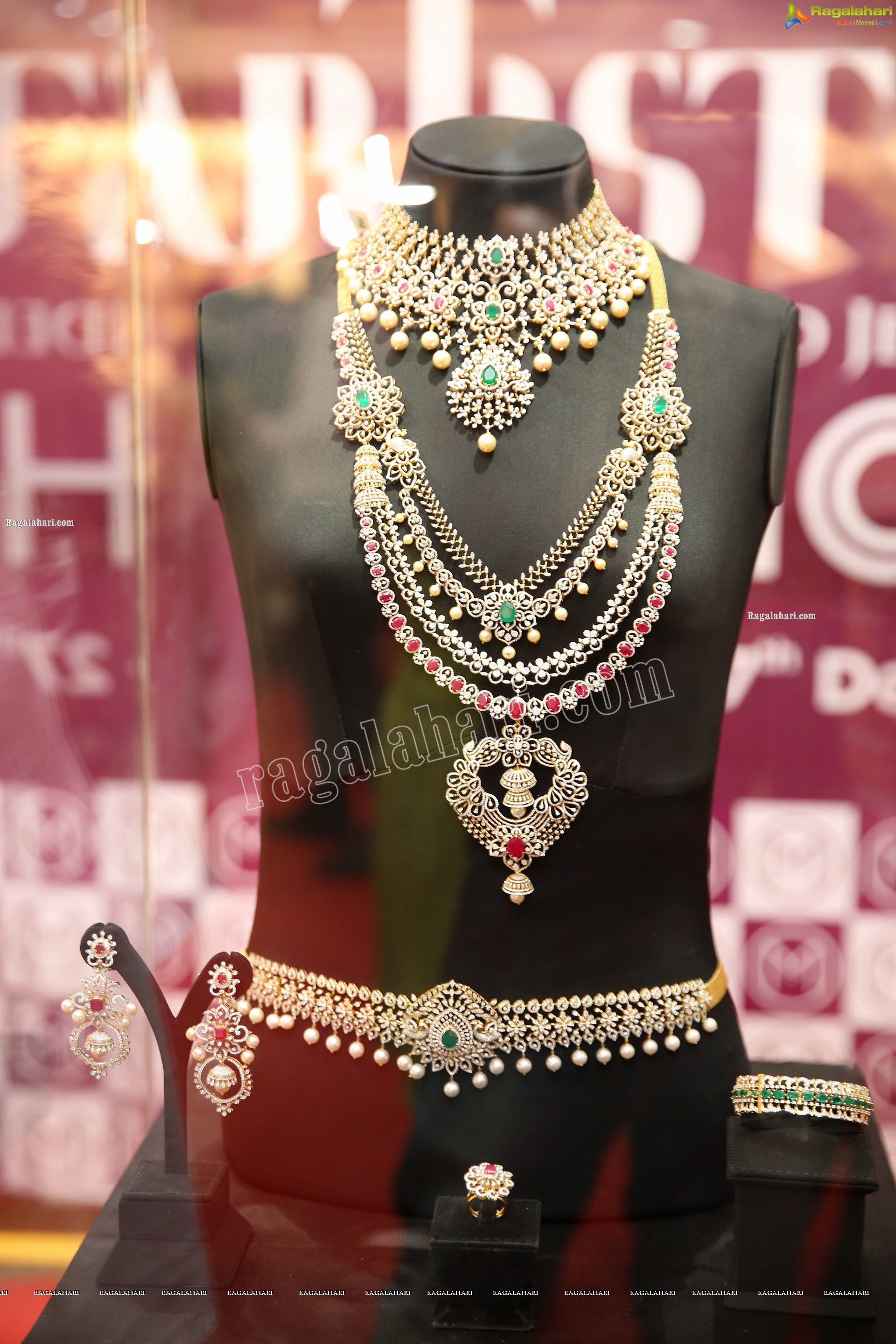 Malabar Gold & Diamonds Artistry Jewellery Showcase at Somajiguda Showroom