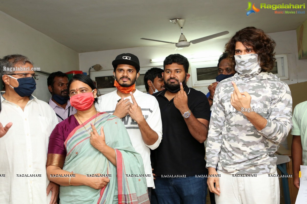 Vijay Deverakonda And Other Tollywood Celebs Cast Vote at FNCC, Hyderabad