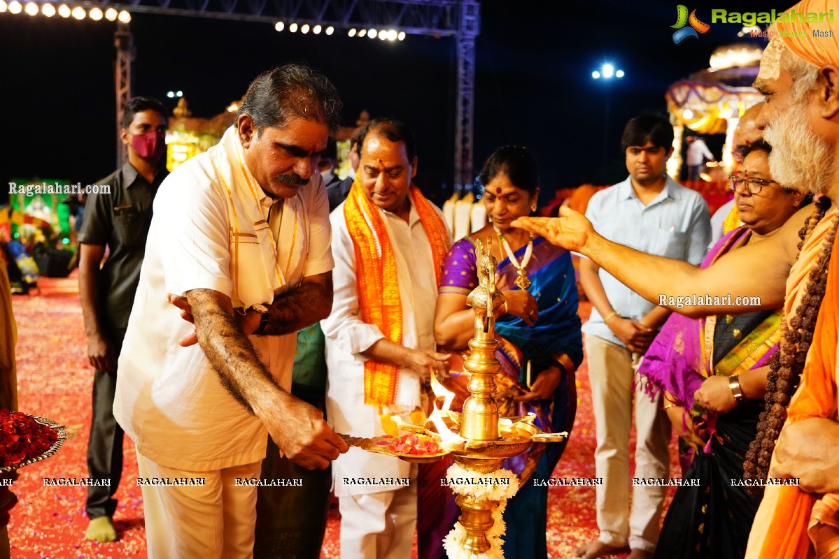 NTv Chairman Narendra Chowdary Tummala Organizes Koti Deepostavam 2021