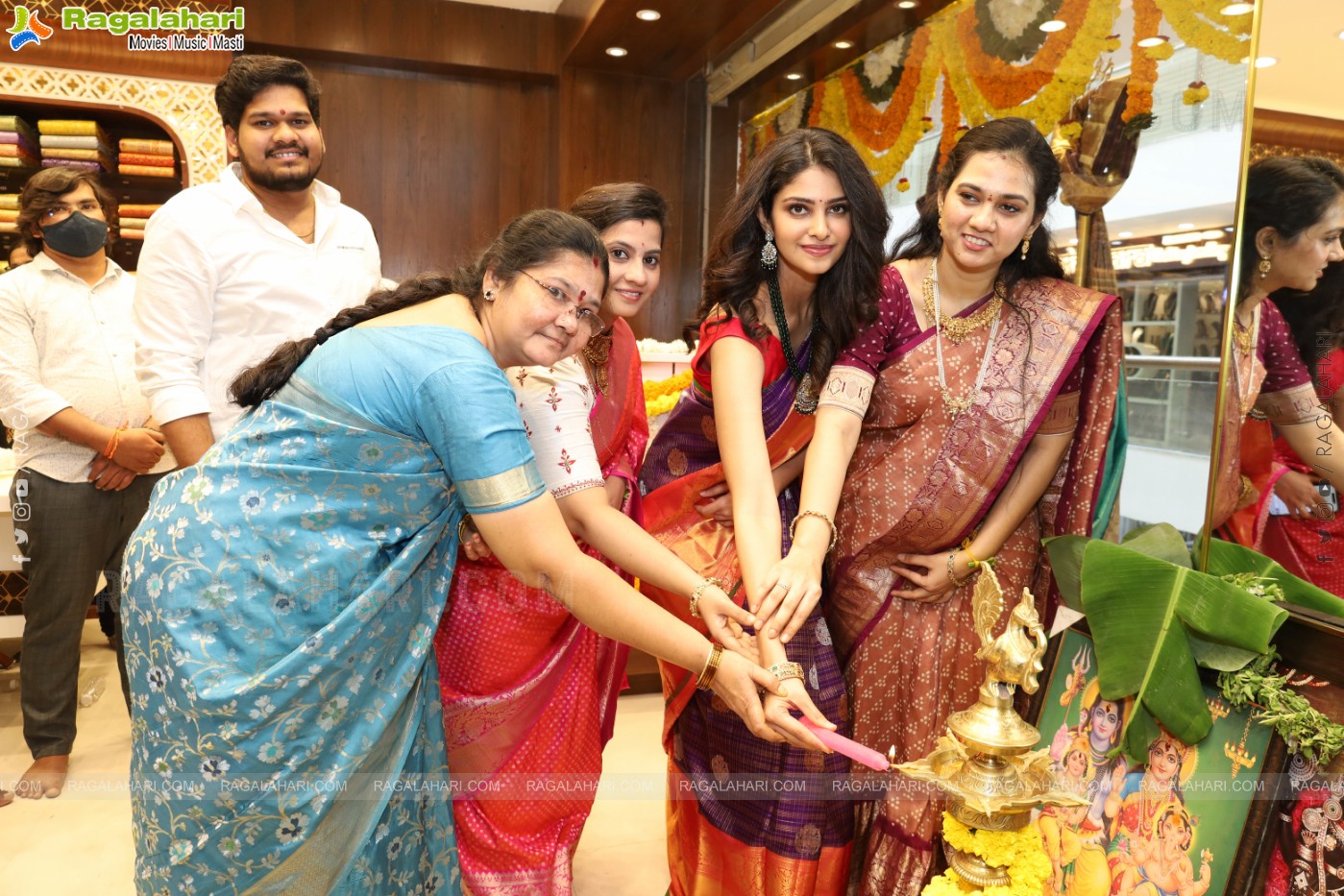 Grand Launch of White House Store from Mangalagiri Chillapalli Handlooms