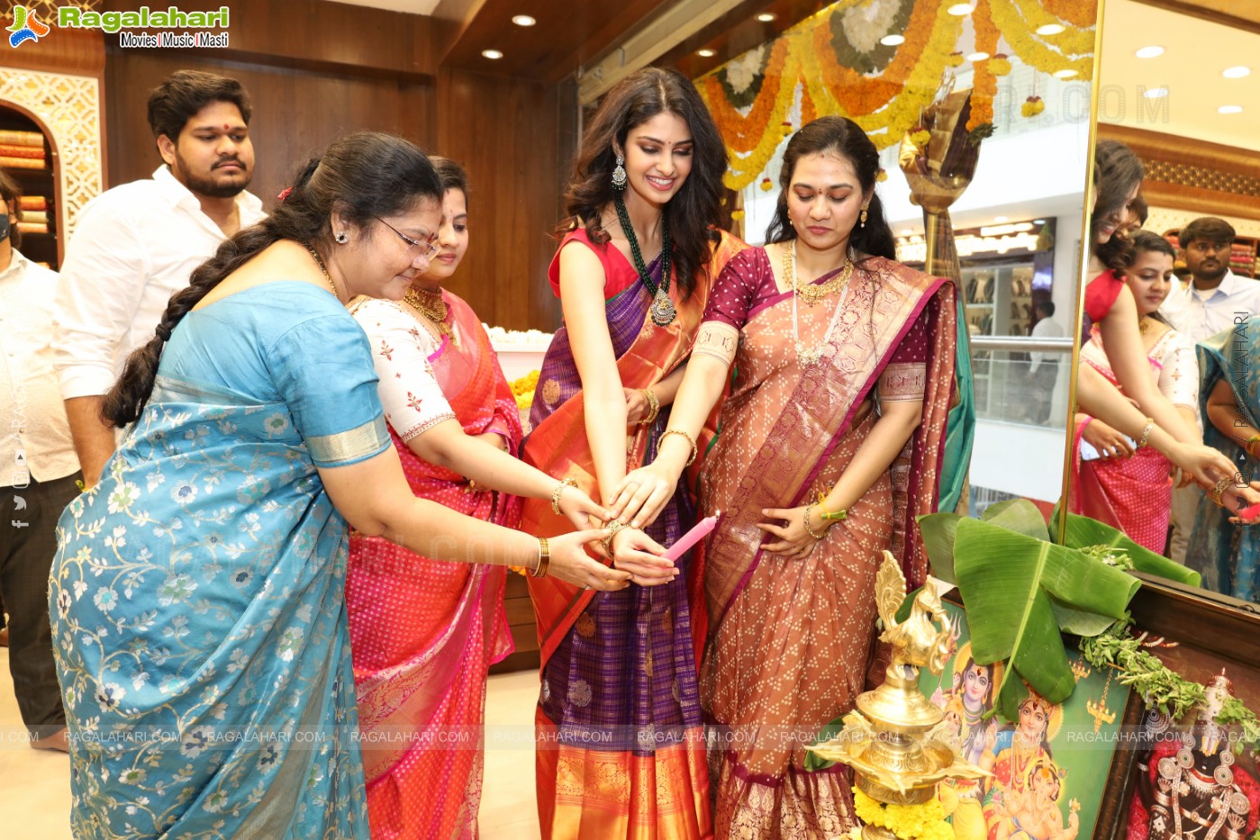 Grand Launch of White House Store from Mangalagiri Chillapalli Handlooms
