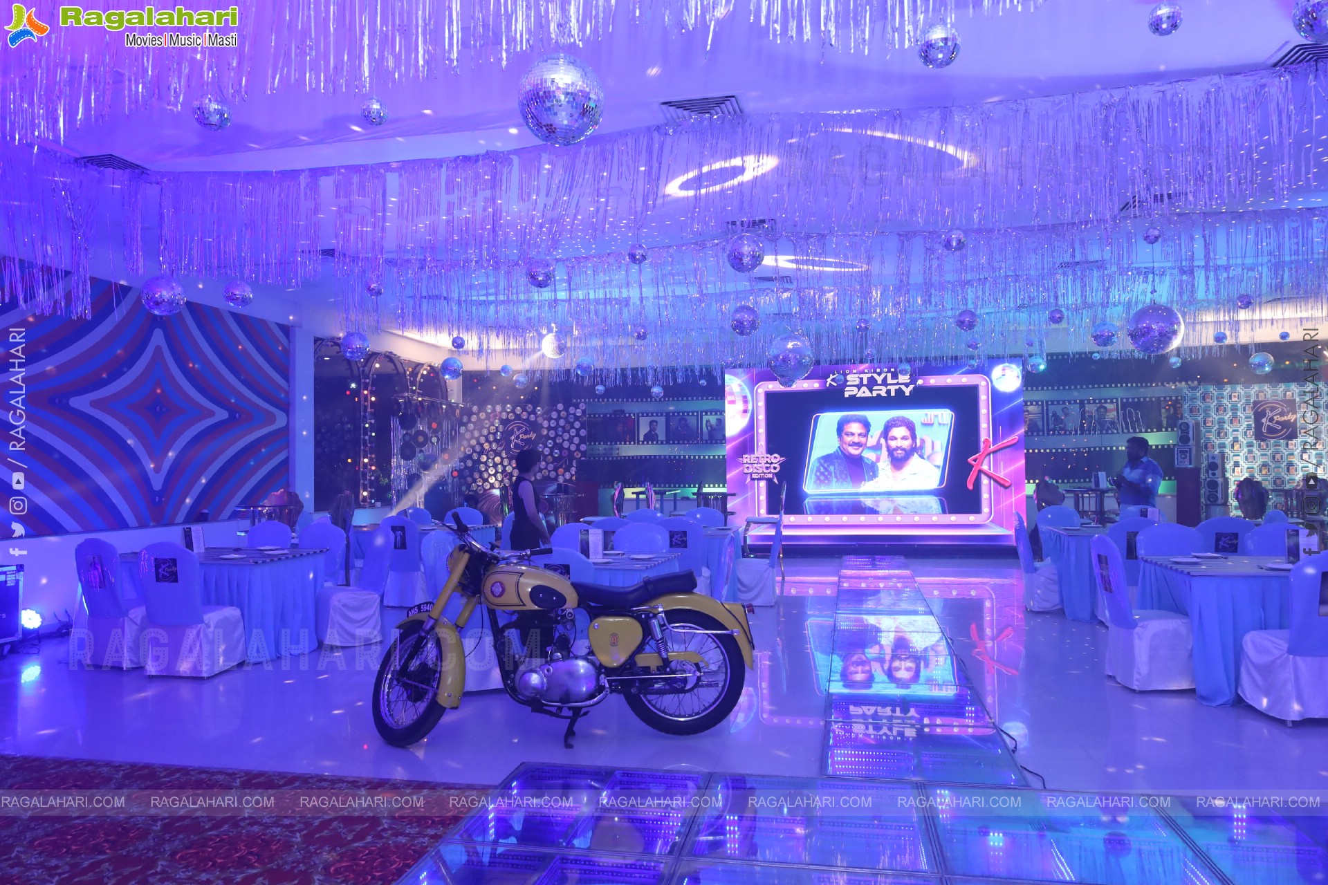 Lion Kiron Hosts a Grand Retro Edition-Themed K Party at Butta Convention