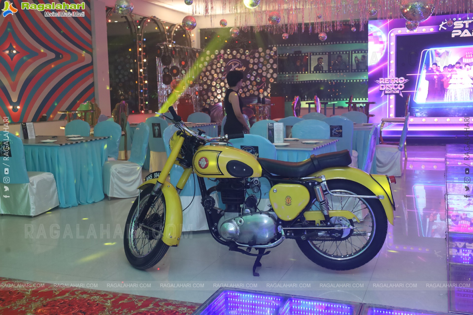 Lion Kiron Hosts a Grand Retro Edition-Themed K Party at Butta Convention