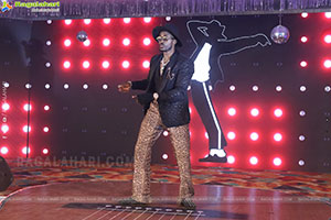 Lion Kiron Hosts a Grand Retro Edition-Themed K Party 