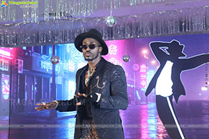 Lion Kiron Hosts a Grand Retro Edition-Themed K Party 