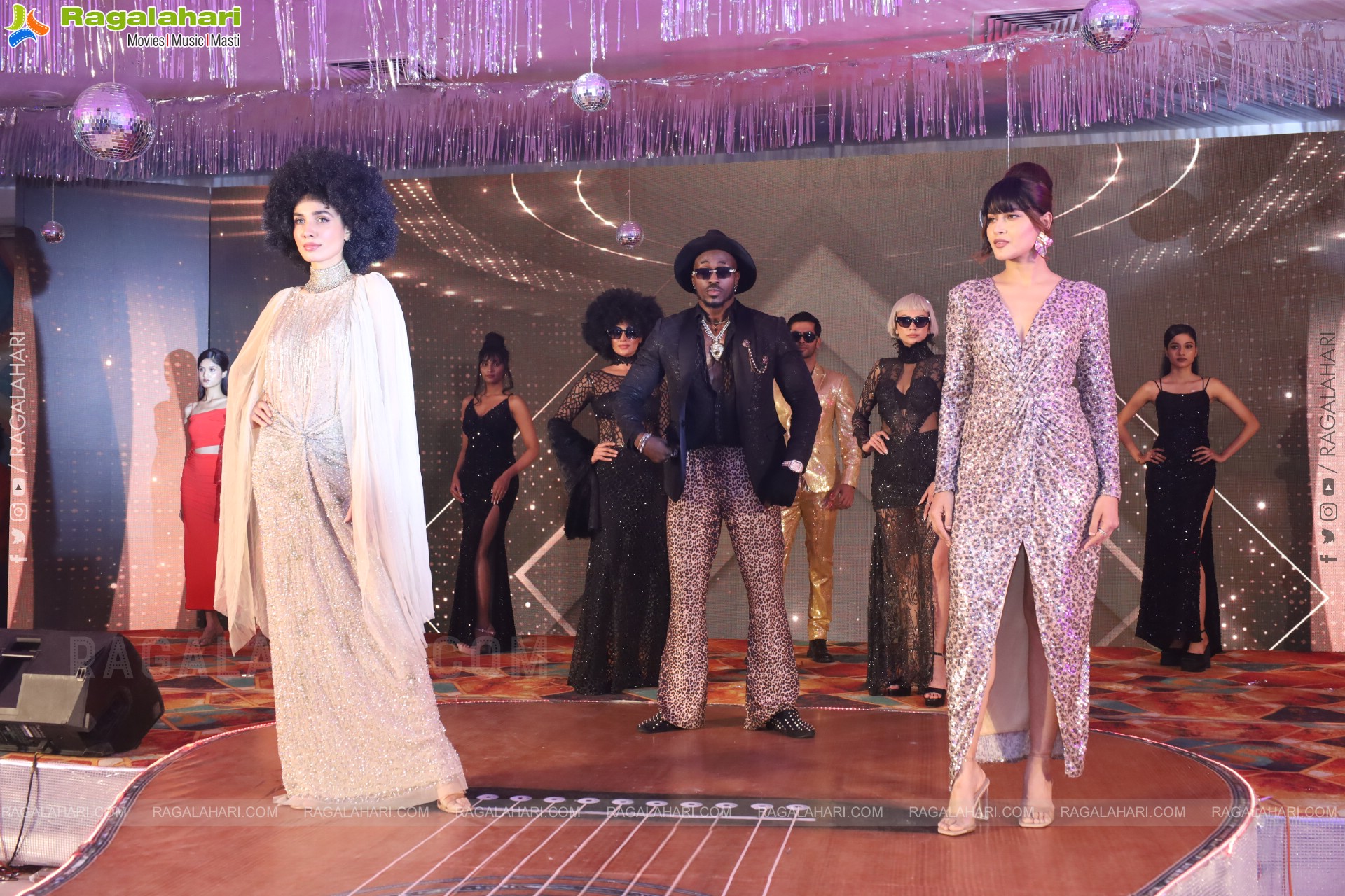 Lion Kiron Hosts a Grand Retro Edition-Themed K Party at Butta Convention