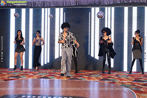 Lion Kiron Hosts a Grand Retro Edition-Themed K Party 