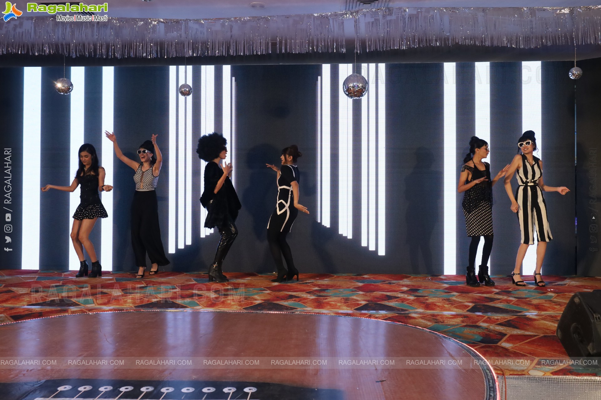 Lion Kiron Hosts a Grand Retro Edition-Themed K Party at Butta Convention