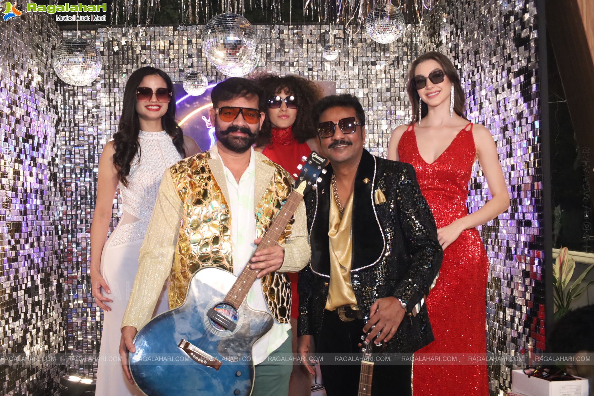 Lion Kiron Hosts a Grand Retro Edition-Themed K Party at Butta Convention