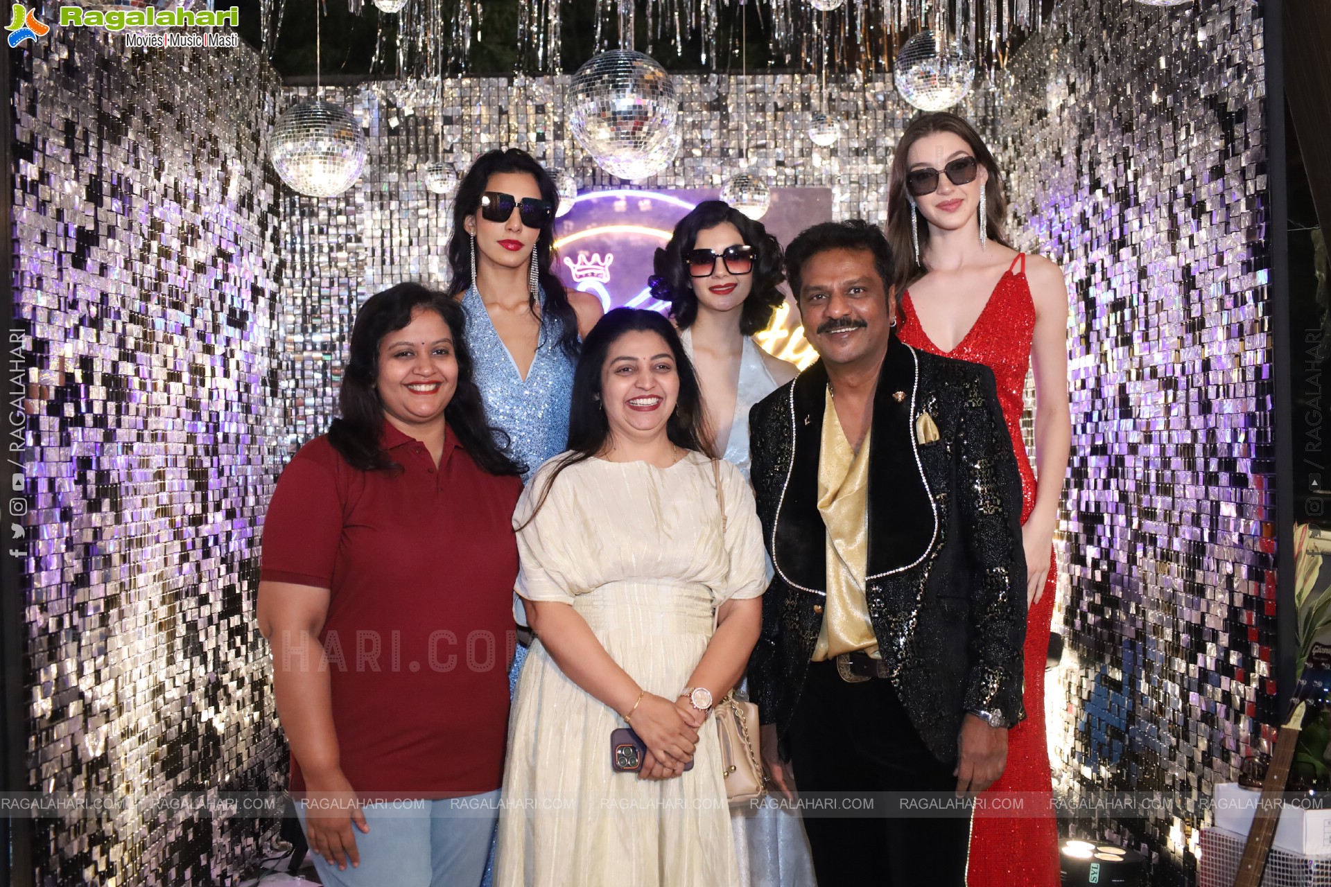 Lion Kiron Hosts a Grand Retro Edition-Themed K Party at Butta Convention