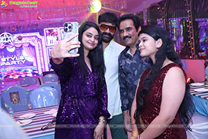 Lion Kiron Hosts a Grand Retro Edition-Themed K Party 