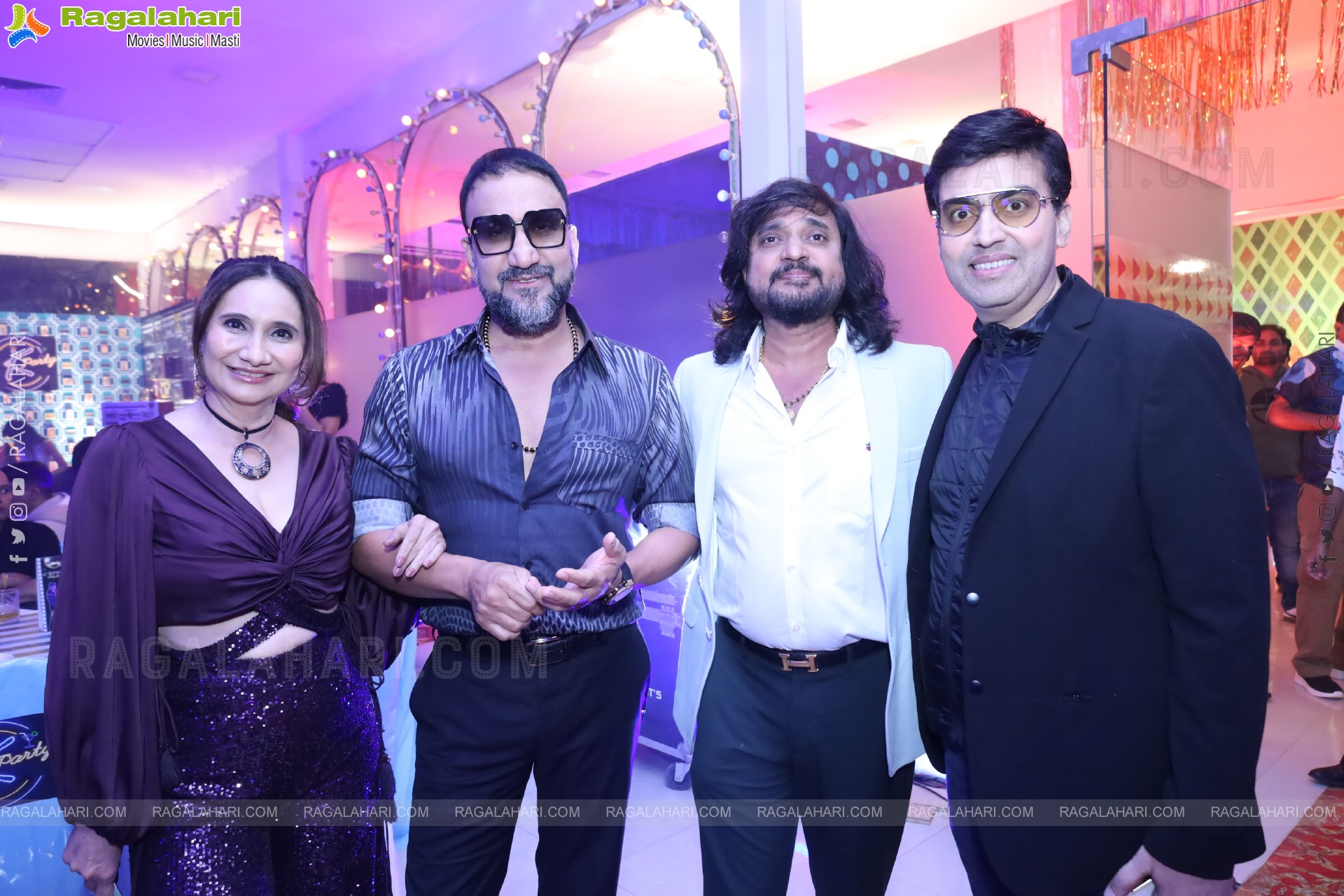 Lion Kiron Hosts a Grand Retro Edition-Themed K Party at Butta Convention