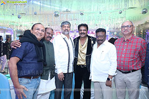 Lion Kiron Hosts a Grand Retro Edition-Themed K Party 