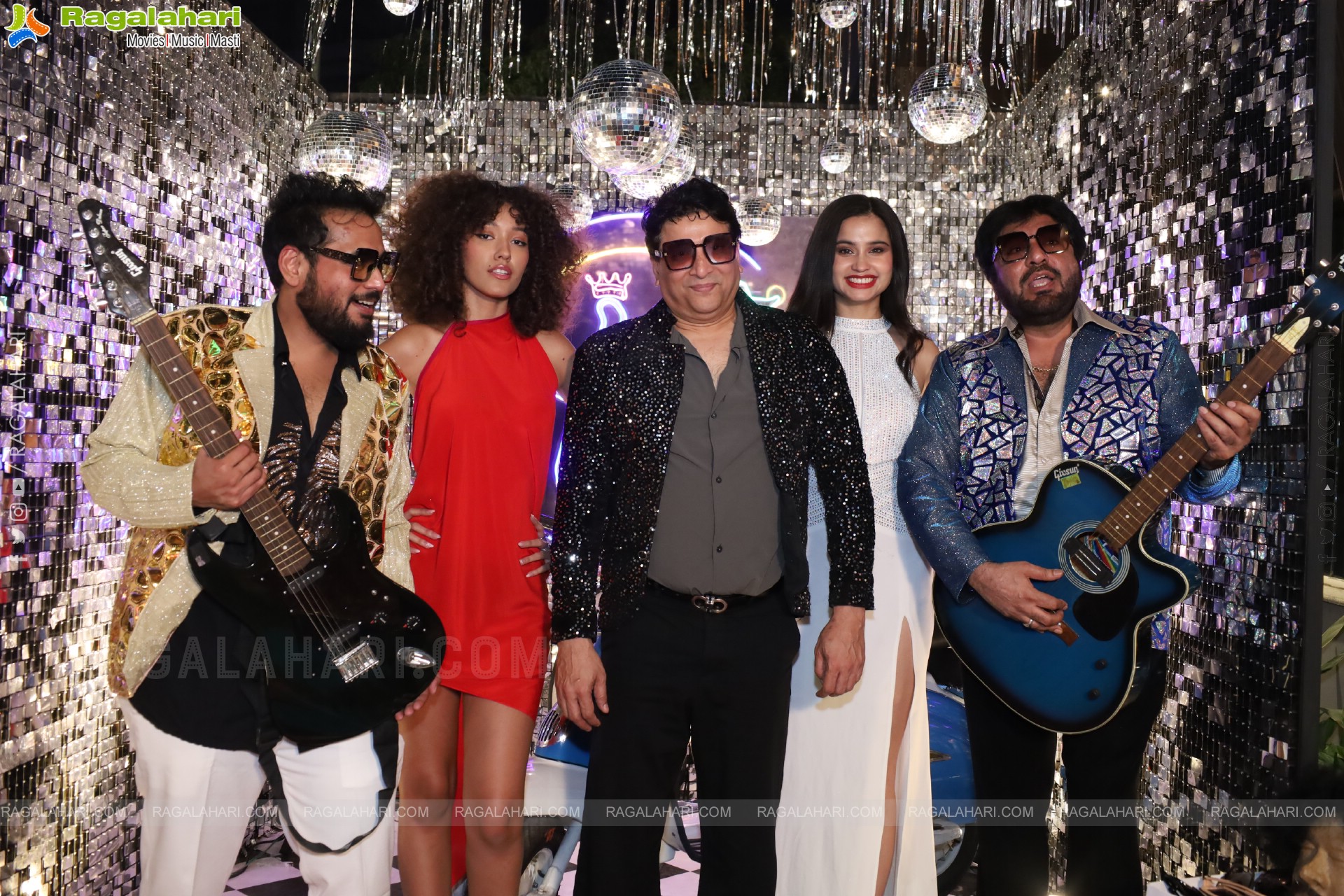 Lion Kiron Hosts a Grand Retro Edition-Themed K Party at Butta Convention