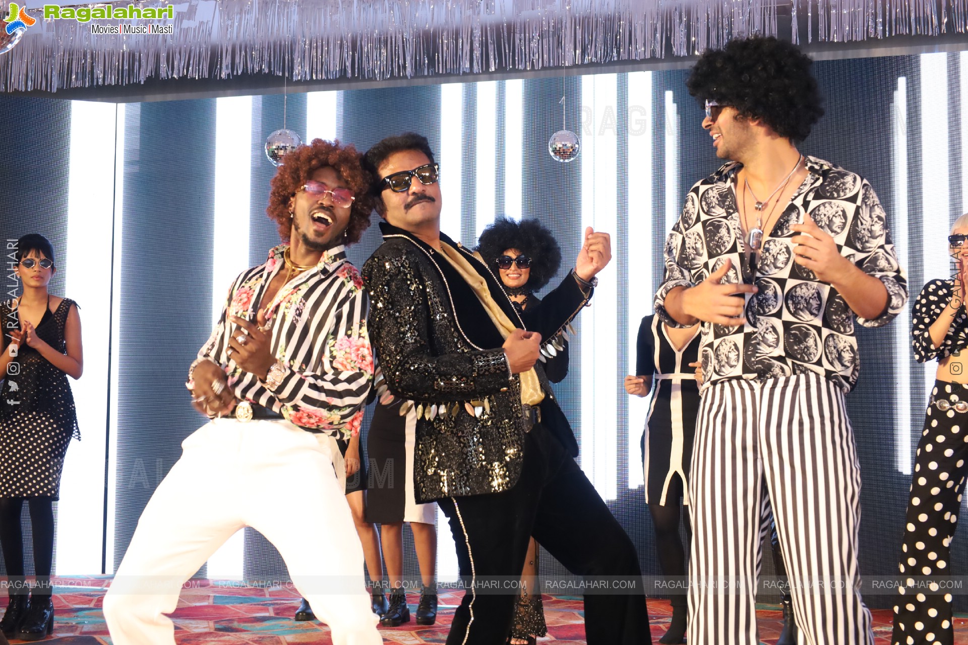 Lion Kiron Hosts a Grand Retro Edition-Themed K Party at Butta Convention