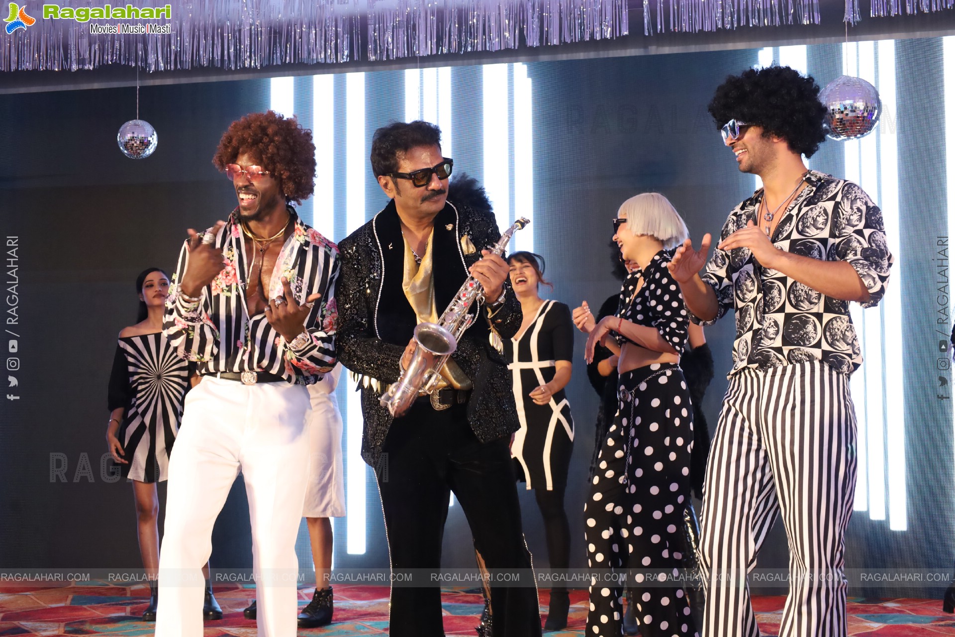 Lion Kiron Hosts a Grand Retro Edition-Themed K Party at Butta Convention