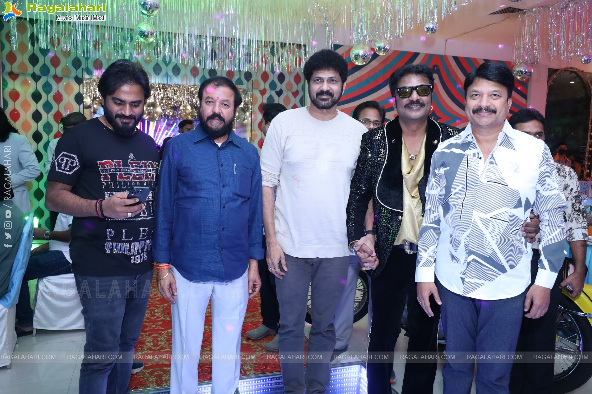 Lion Kiron Hosts a Grand Retro Edition-Themed K Party at Butta Convention